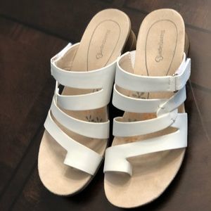 BareTraps Theanna Wedge Sandal - NWOT